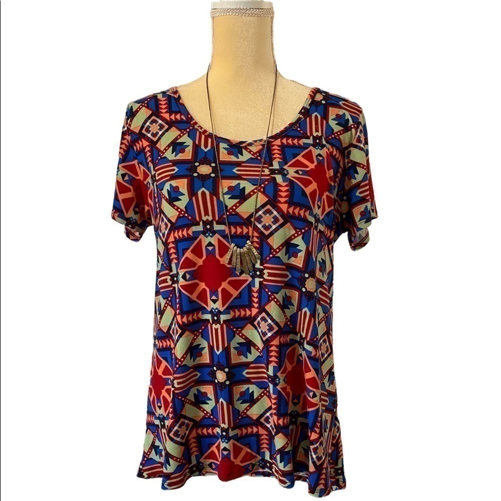 * New LULAROE Classic T